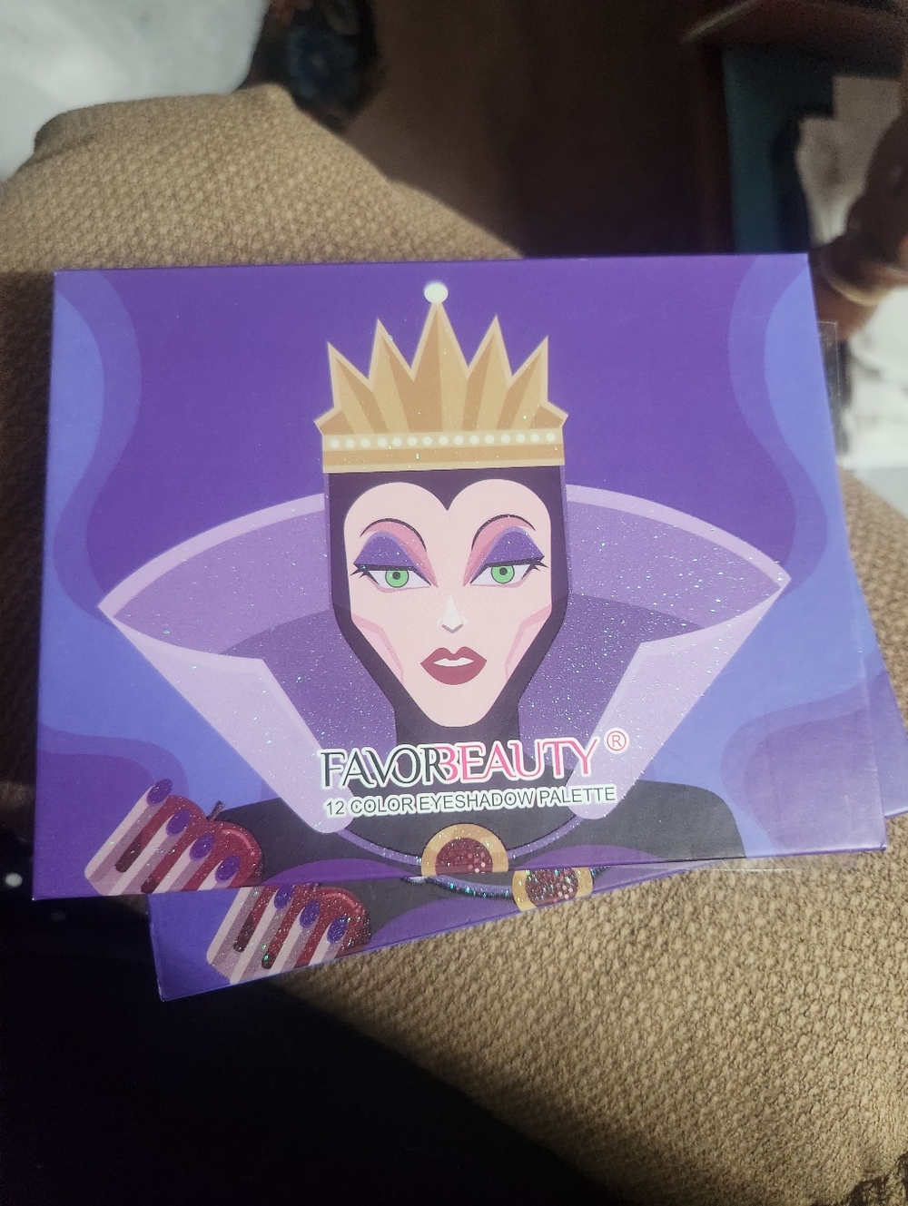 FAVORME Beauty 12-Color Eyeshadow Palette - Picture 3 of 5
